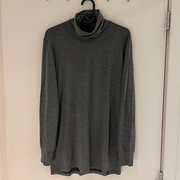 Uniqlo Turtleneck Heattech - Picture 1 of 3